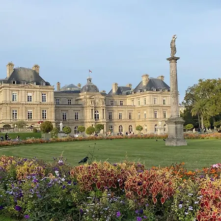 Cozy Flat Near Saint-germain & Luxembourg Gardens 아파트 파리